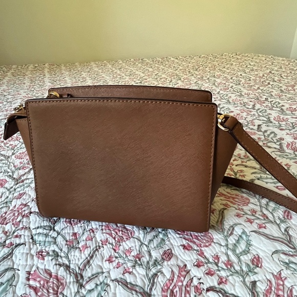 Michael Kors Selma Saffiano Leather Crossbody Bag - Picture 4 of 10